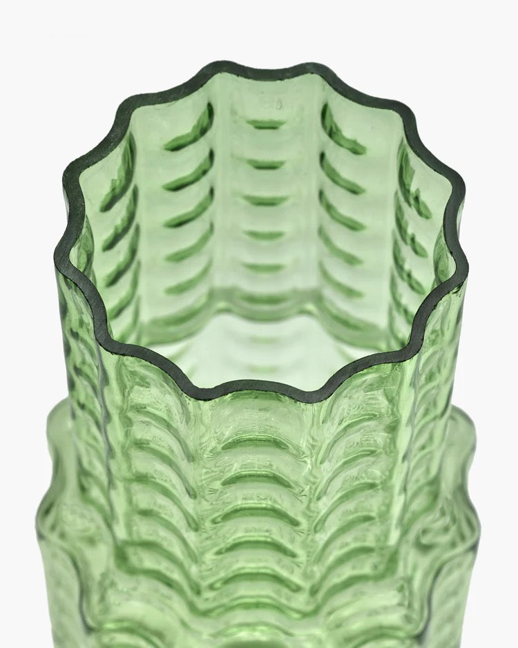 Vase Wave 05