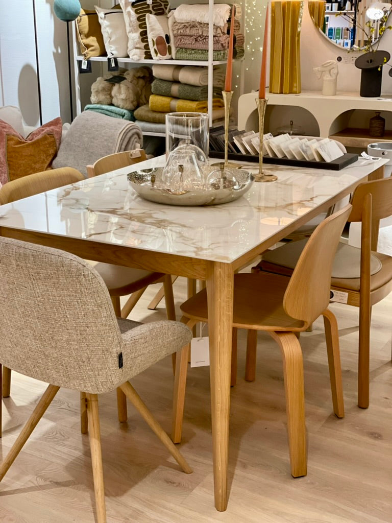 Table d'exposition en céramique: modèle opéra