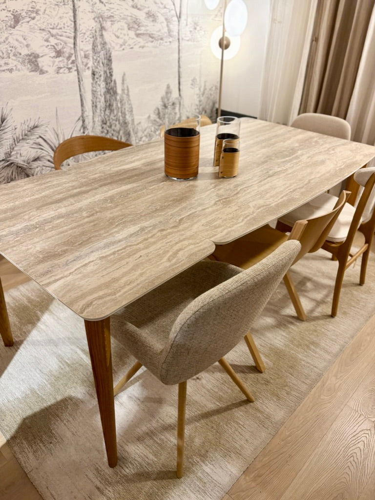 EXPO: Table dinatoire en céramique avec une rallonge