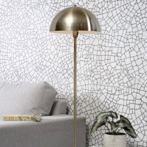 Le lampadaire Toulouse est un luminaire élégant au style raffiné et tendance en acier doré et marbre blanc.